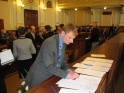 thmb-pan-starosta-tomas-komarek-potvrzuje-podpisem-prevzeti-dekretu-1669.jpg